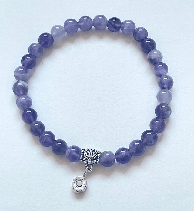 B49- Bracelet améthyste et charms en métal