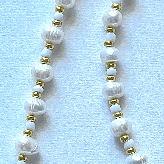 C20 - Collier perles de rivière