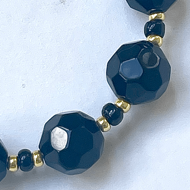 B99 - Bracelet perle en verre à facette noire