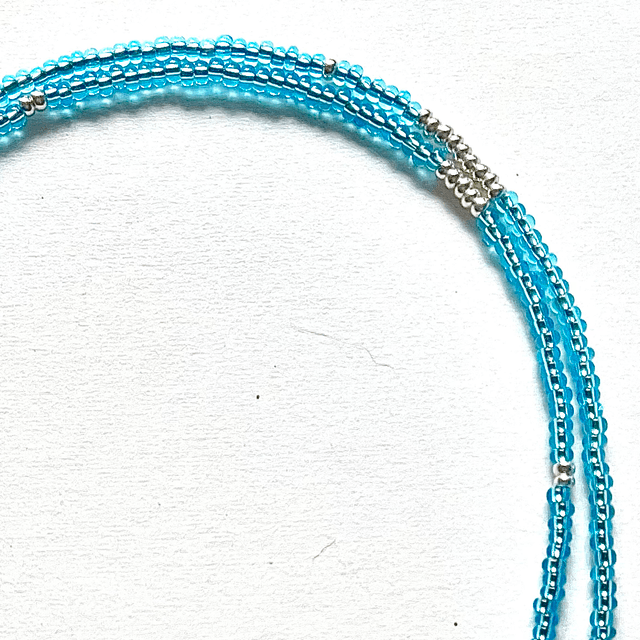 C29 - Collier perles verre et apatite bleue