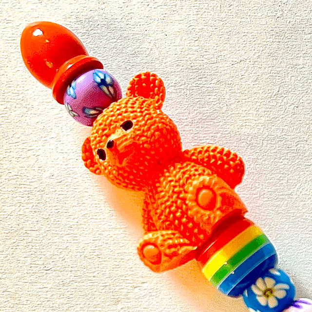 S52 - Stylo à perles et ours orange