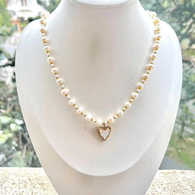 C20 - Collier perles de rivière