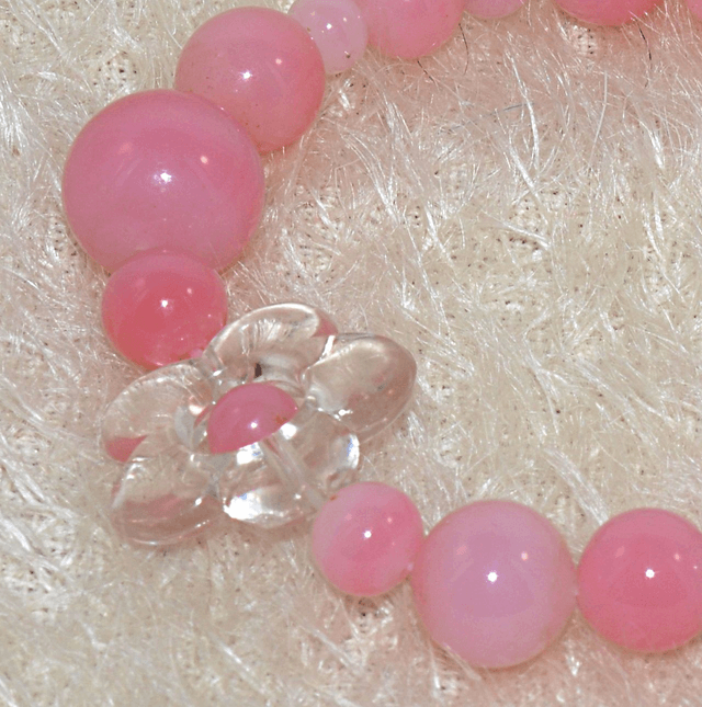 B12 - Bracelet perles verre rose et perle fleur acrylique