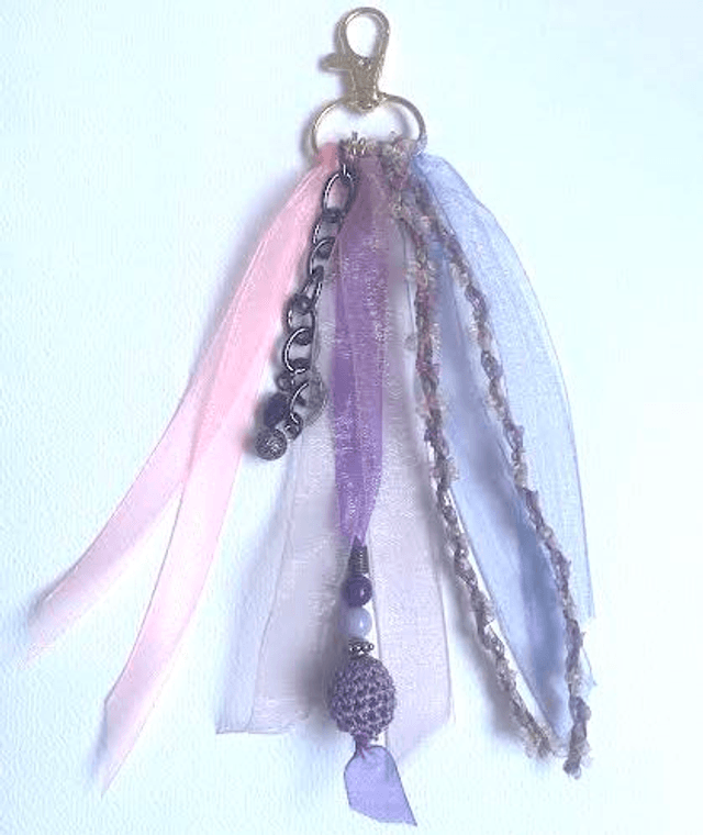 BS16- Bijoux de Sac ruban, petit pompon et chaine