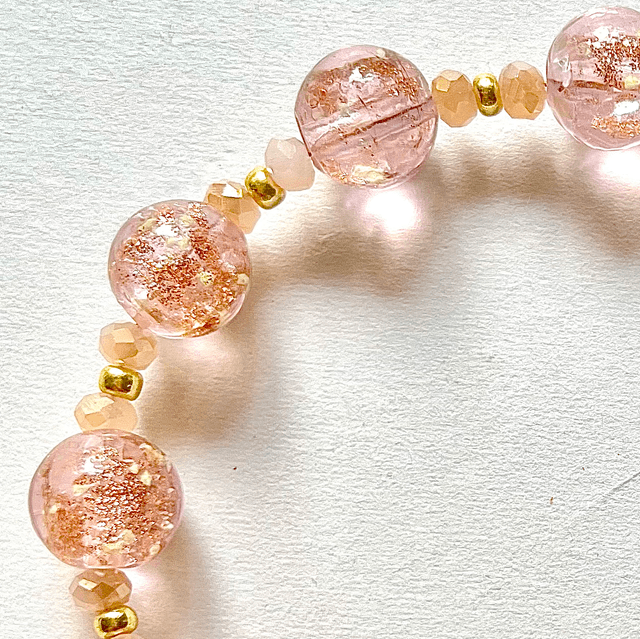 B110 - Bracelet perles en verre lampwork ton rose