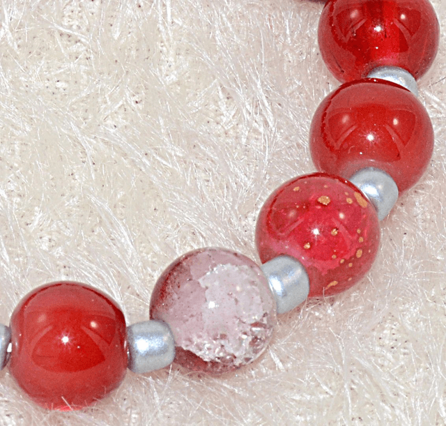 B03 - Bracelet perles verre cerise et perles métal