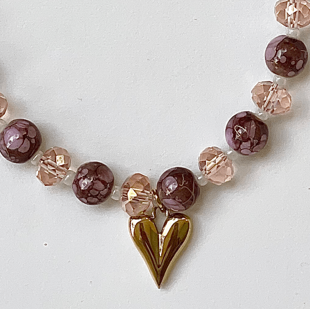 C18 -Collier perles en verre et cœur 