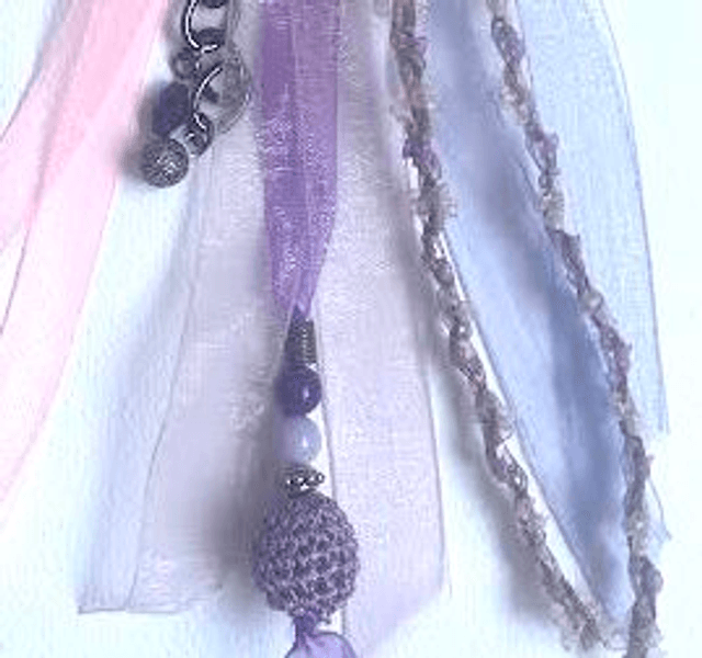 BS16- Bijoux de Sac ruban, petit pompon et chaine