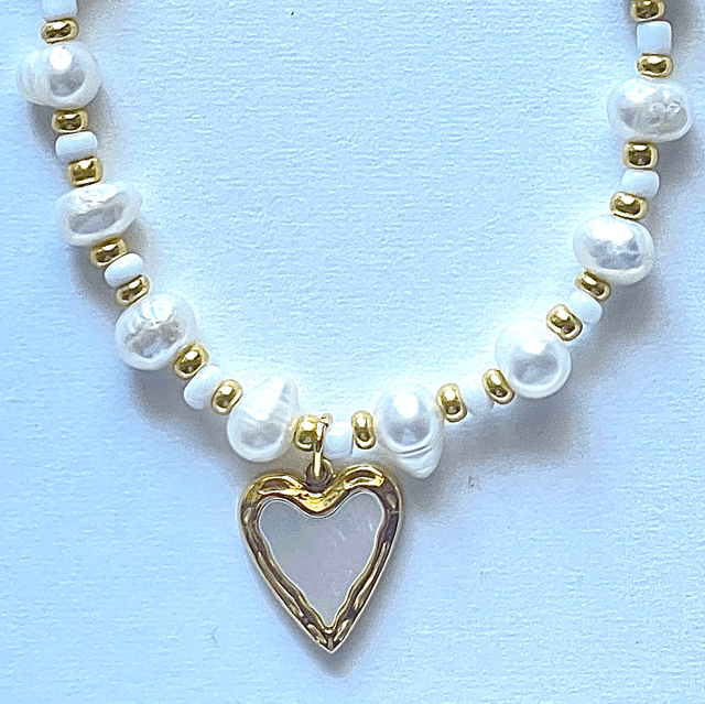 C20 - Collier perles de rivière