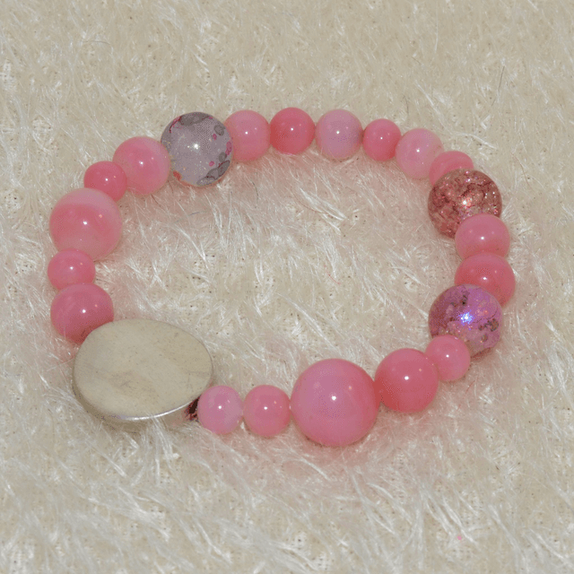 B11 - Bracelet perles verre rose et grande perle métal
