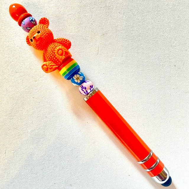S52 - Stylo à perles et ours orange