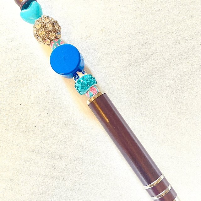 S26 - Stylo à perles bois et strass