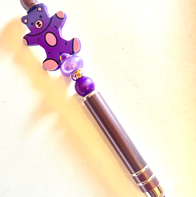 S32 - Stylo à perles et nounours en bois