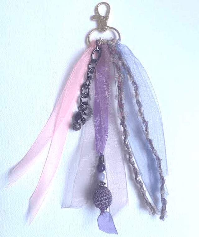 BS16- Bijoux de Sac ruban, petit pompon et chaine