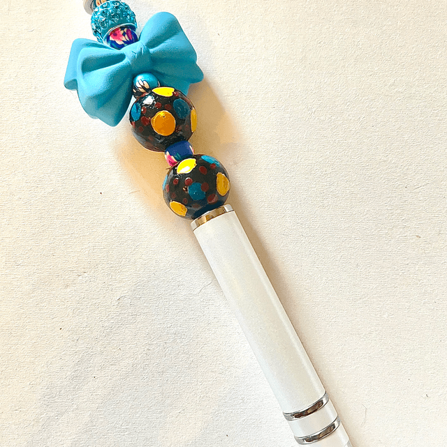 S36 - Stylo à perles noeud bleu
